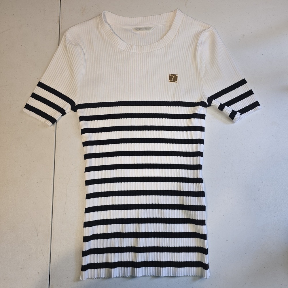 Zara Textured Ribbed Knit Coquette Scandi Minimal Clean Girl Quiet Luxury Large